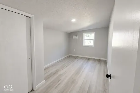 2504 Collier Street Indianapolis IN 46241