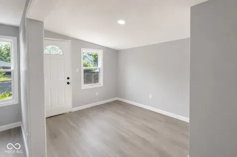 2504 Collier Street Indianapolis IN 46241