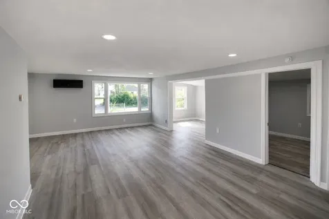 2504 Collier Street Indianapolis IN 46241
