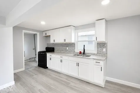 2504 Collier Street Indianapolis IN 46241