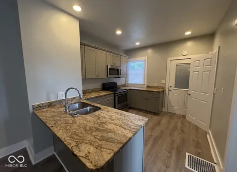 23 E 36th Street Indianapolis IN 46205