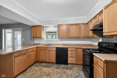 7558 Rogers Drive Indianapolis IN 46214