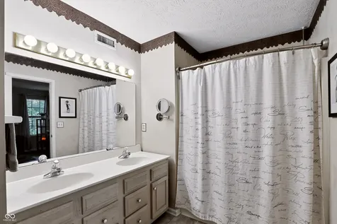 5980 Tybalt Circle Indianapolis IN 46254