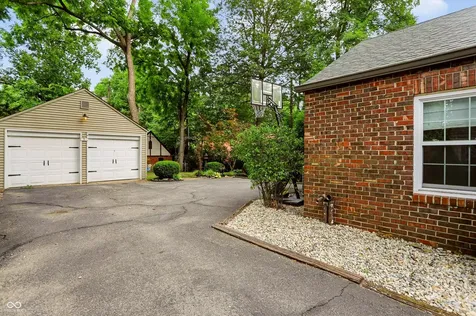 5725 N College Avenue Indianapolis IN 46220