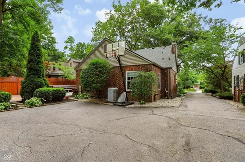 5725 N College Avenue Indianapolis IN 46220