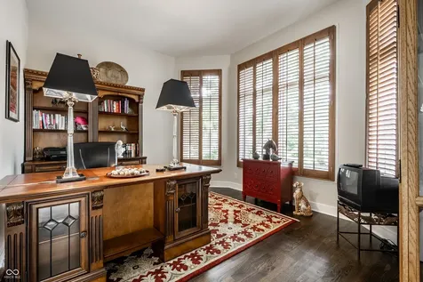 451 Burlington Lane Carmel IN 46032