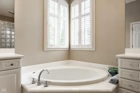 451 Burlington Lane Carmel IN 46032