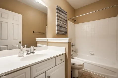 451 Burlington Lane Carmel IN 46032