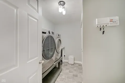 8727 Stoddard Lane Indianapolis IN 46217