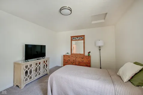 8727 Stoddard Lane Indianapolis IN 46217