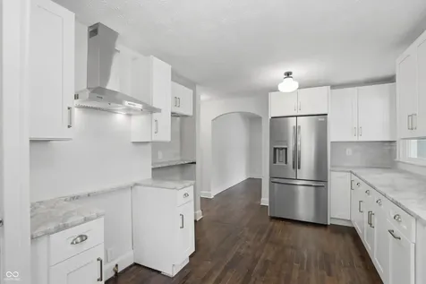 4102 E 11th Street Indianapolis IN 46201