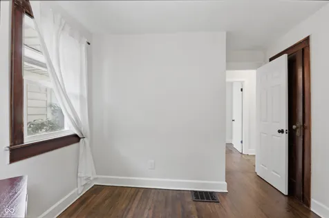4102 E 11th Street Indianapolis IN 46201