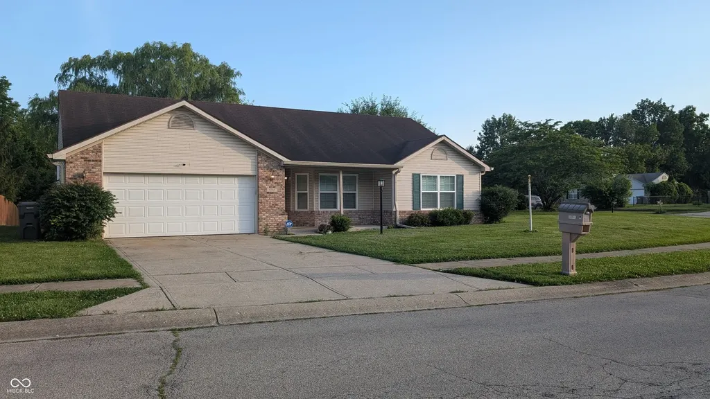5065 Emmert Drive Indianapolis IN 46221