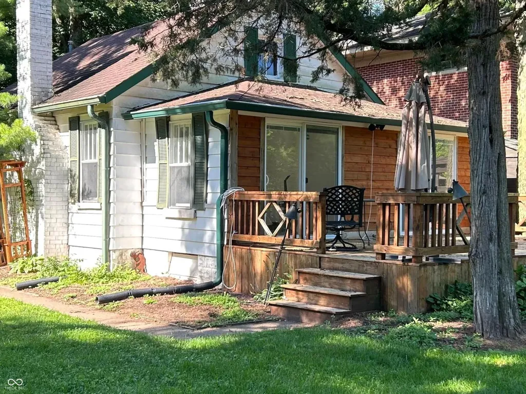 1526 E 75th Street Indianapolis IN 46240