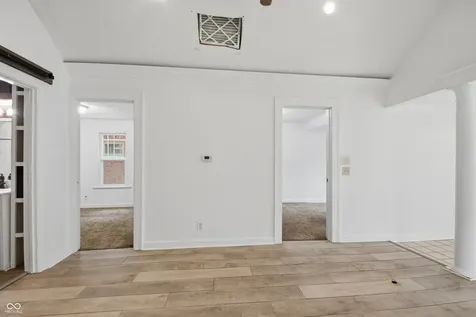 1526 E 75th Street Indianapolis IN 46240