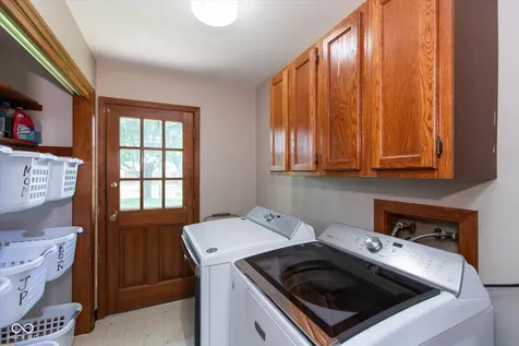 8210 Burn Court Indianapolis IN 46217