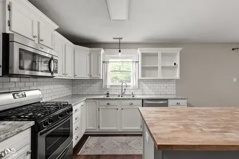 13 Somerset Circle Brownsburg IN 46112