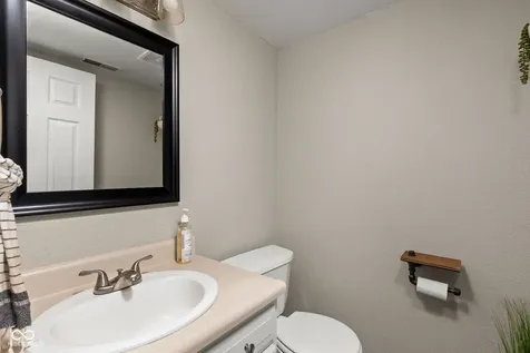 13 Somerset Circle Brownsburg IN 46112
