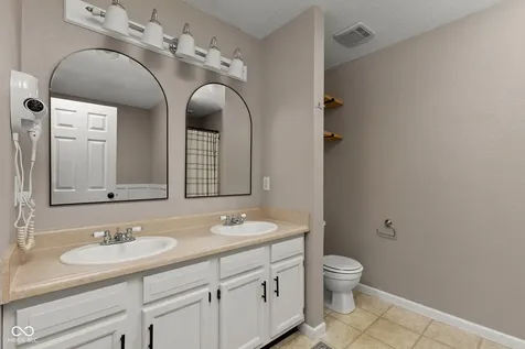 13 Somerset Circle Brownsburg IN 46112