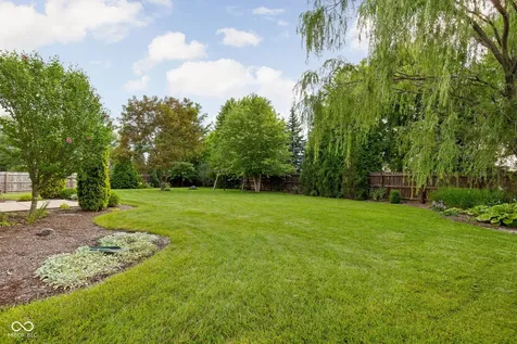 13 Somerset Circle Brownsburg IN 46112