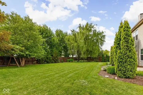 13 Somerset Circle Brownsburg IN 46112
