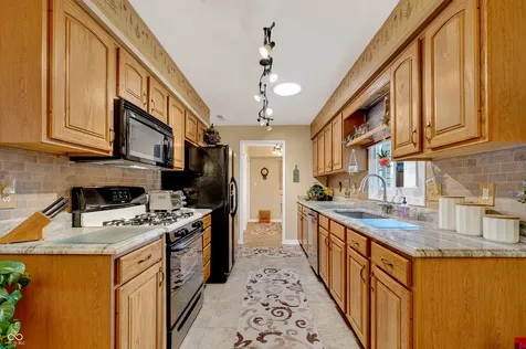 175 Warwick Way Pendleton IN 46064