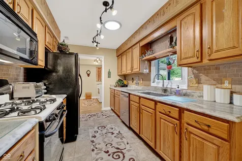 175 Warwick Way Pendleton IN 46064