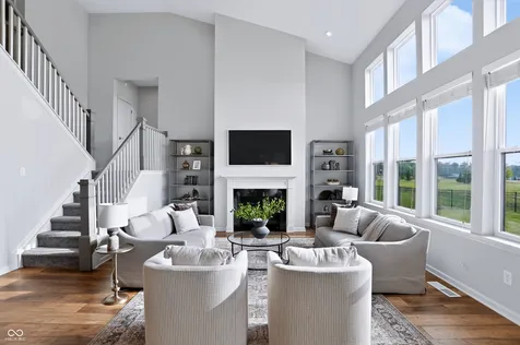 5341 Peachtree Road Zionsville IN 46077