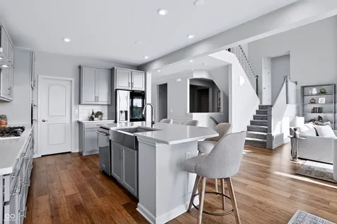 5341 Peachtree Road Zionsville IN 46077