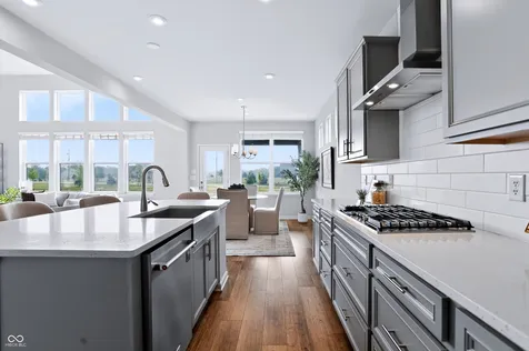 5341 Peachtree Road Zionsville IN 46077