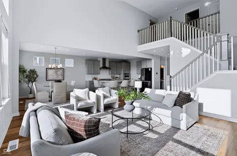5341 Peachtree Road Zionsville IN 46077