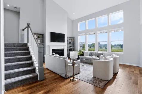 5341 Peachtree Road Zionsville IN 46077