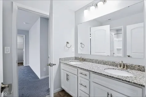 5341 Peachtree Road Zionsville IN 46077