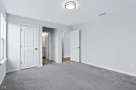5341 Peachtree Road Zionsville IN 46077