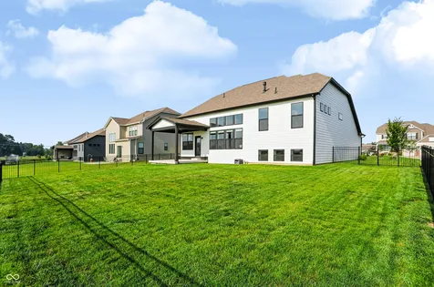 5341 Peachtree Road Zionsville IN 46077