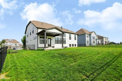 5341 Peachtree Road Zionsville IN 46077