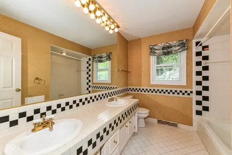 12223 Castle Court Carmel IN 46033