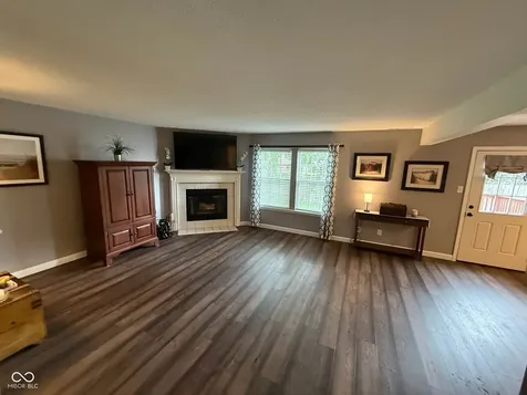 10022 Sapphire Berry Lane Fishers IN 46038