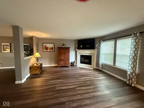 10022 Sapphire Berry Lane Fishers IN 46038