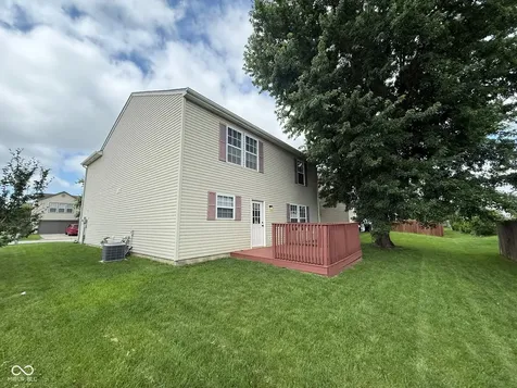 10022 Sapphire Berry Lane Fishers IN 46038