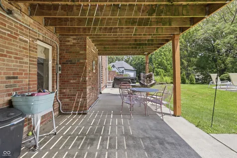 12039 Admirals Pointe Drive Indianapolis IN 46236
