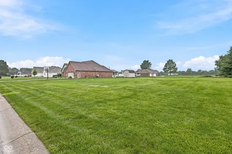 636 W Shel Lyn Court Greenfield IN 46140