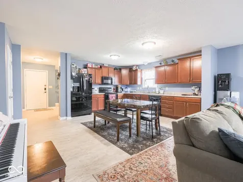8218 Devon Avenue Indianapolis IN 46239