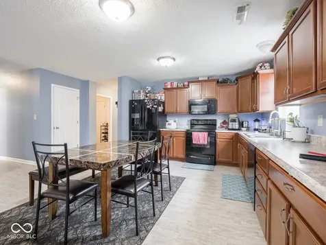 8218 Devon Avenue Indianapolis IN 46239