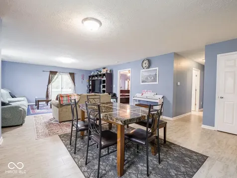 8218 Devon Avenue Indianapolis IN 46239