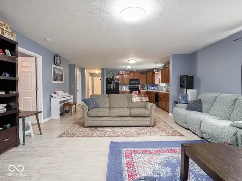8218 Devon Avenue Indianapolis IN 46239