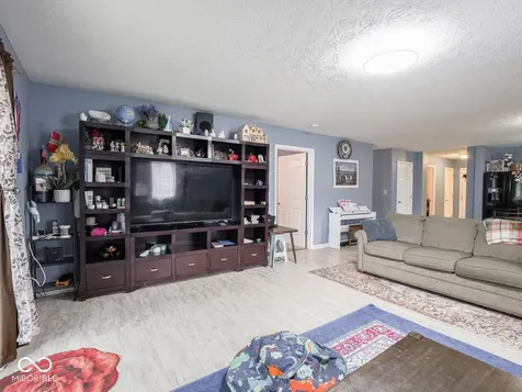 8218 Devon Avenue Indianapolis IN 46239