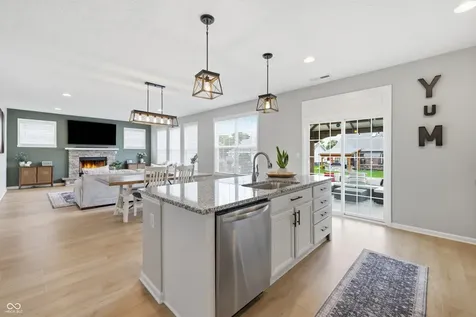2373 Somerset Circle Franklin IN 46131