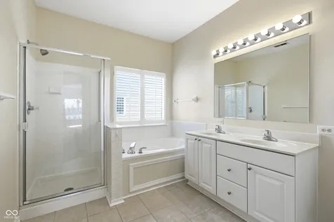 5871 Lost Oaks Carmel IN 46033