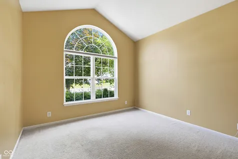 5871 Lost Oaks Carmel IN 46033